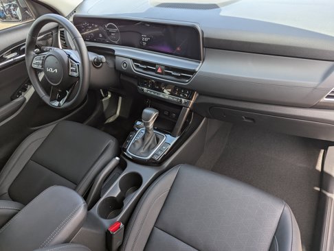 Certified 2025 Kia Seltos EX w/ EX Sunroof Package image 10