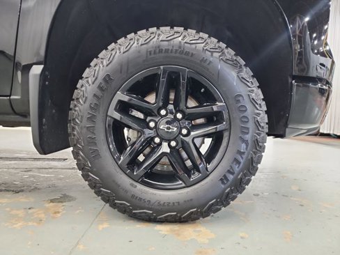 Used 2023 Chevrolet Silverado 1500 LT Trail Boss image 39