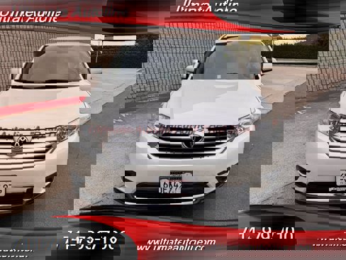 Used 2012 Toyota Highlander FWD image 2