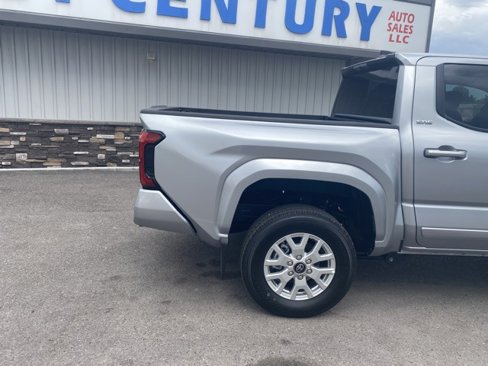 Used 2025 Toyota Tacoma SR5 image 12