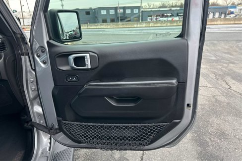 Used 2020 Jeep Wrangler Unlimited Sahara image 21