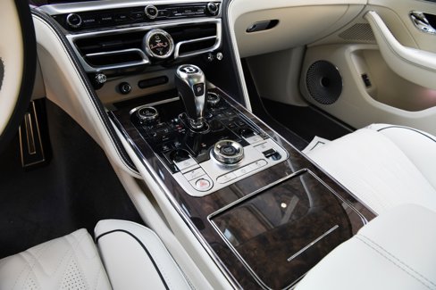 New 2026 Bentley Flying Spur Azure image 20