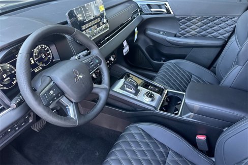 New 2025 Mitsubishi Outlander SEL image 11