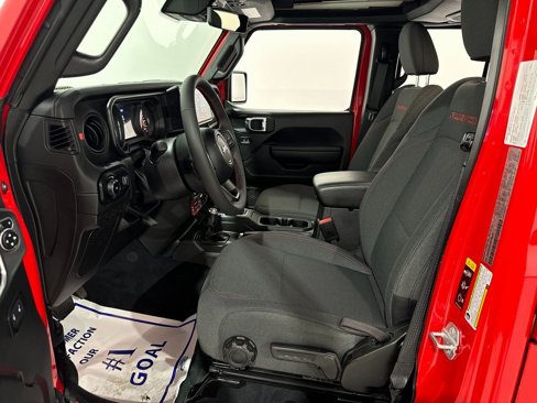 Used 2024 Jeep Wrangler Unlimited Rubicon w/ Technology Group image 15