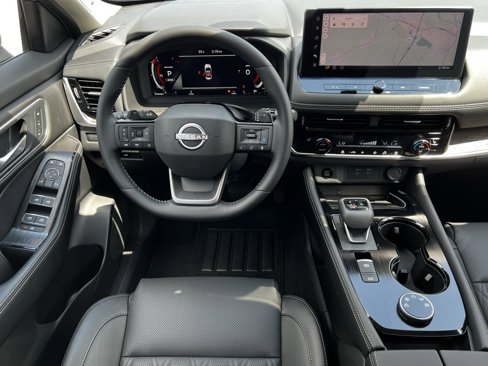 New 2025 Nissan Rogue Platinum image 4