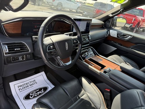 Used 2024 Lincoln Navigator Black Label image 6