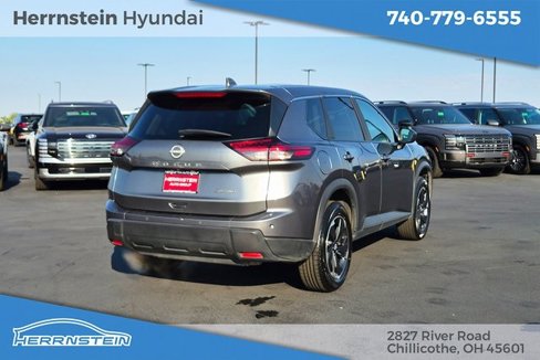 Used 2024 Nissan Rogue SV image 31