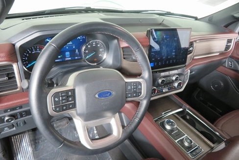 Used 2024 Ford Expedition Limited image 13