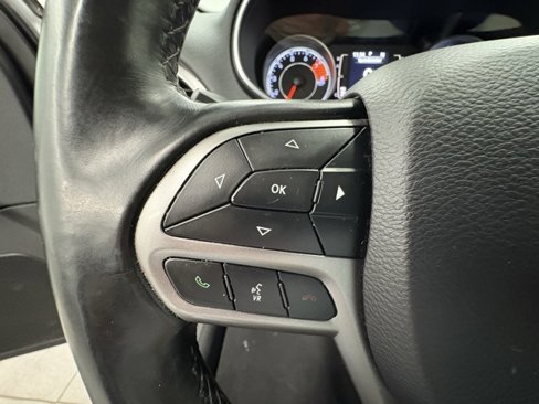 Used 2019 Jeep Cherokee Latitude Plus w/ Trailer Tow Group image 16