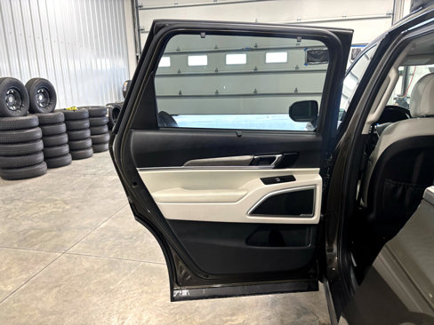 Used 2021 Kia Telluride EX w/ EX Premium Package image 28