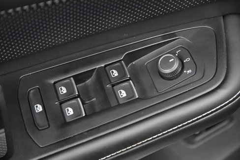 Used 2024 Volkswagen Atlas SE image 17