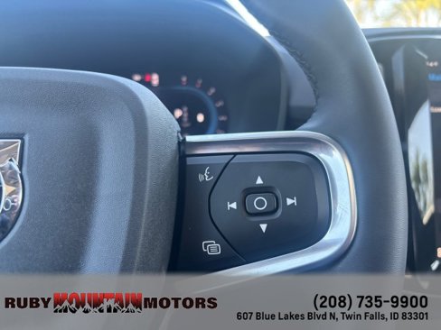 Used 2024 Volvo XC40 B5 Ultimate w/ Protection Package Premier image 17