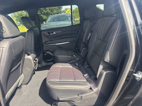New 2026 Chevrolet Traverse High Country image 25