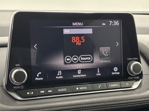 Used 2025 Nissan Rogue SV image 22