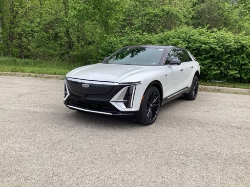 New 2025 Cadillac Lyriq Luxury image 3