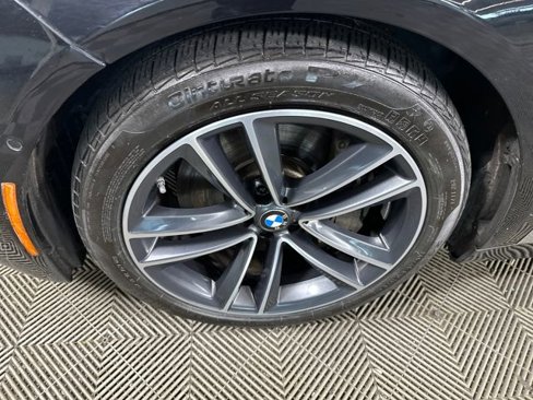 Used 2021 BMW 750i xDrive image 10