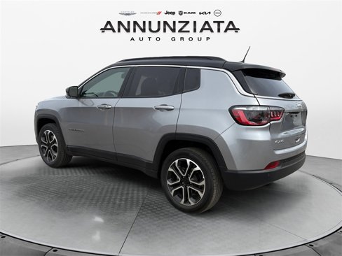 Used 2024 Jeep Compass Limited image 3
