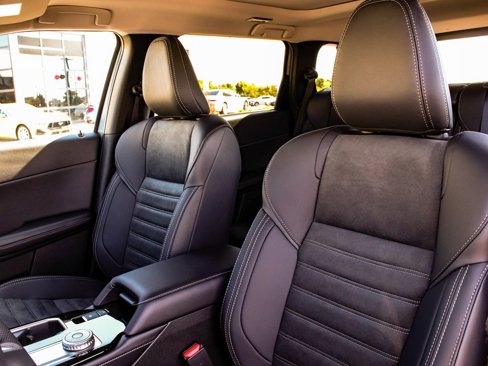 New 2025 Mitsubishi Outlander AWD image 32