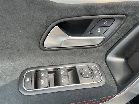Used 2025 Mercedes-Benz CLA 250 4MATIC image 14