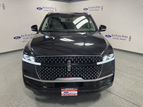 New 2025 Lincoln Navigator Reserve image 2