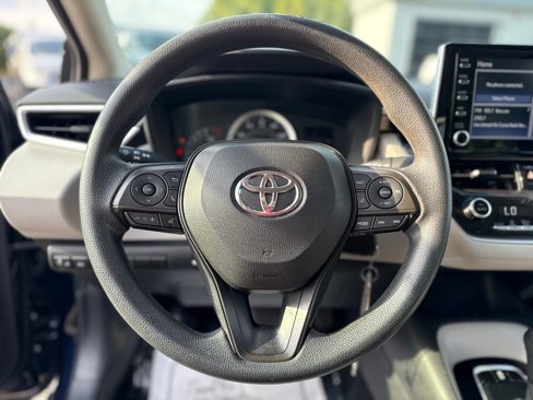 Used 2020 Toyota Corolla LE image 18
