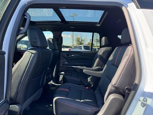 New 2026 Chevrolet Traverse RS w/ LPO, Floor Liner Package image 5