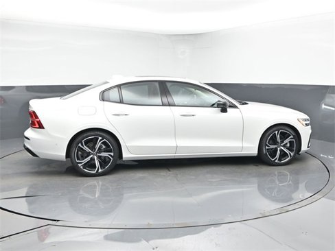 Used 2025 Volvo S60 B5 Plus w/ Protection Package Premier image 8