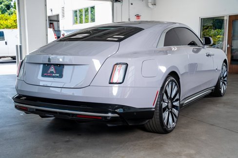 Used 2024 Rolls-Royce Spectre w/ Spectre Launch Package image 6