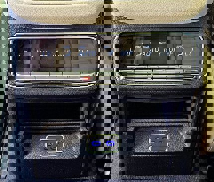New 2026 Mercedes-Benz GLS 450 4MATIC image 16