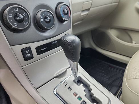 Used 2013 Toyota Corolla LE Special Edition image 15
