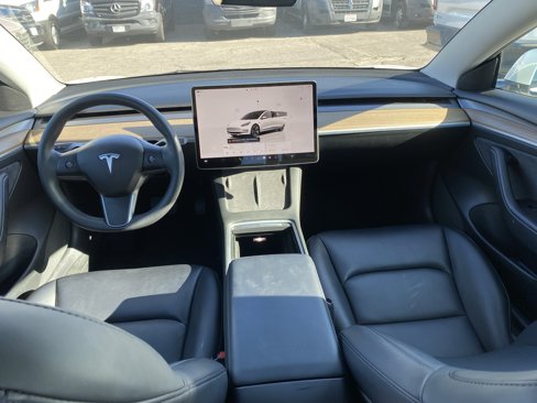 Used 2023 Tesla Model 3 Standard Range image 18