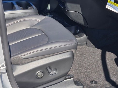 New 2026 Chrysler Pacifica Select image 6
