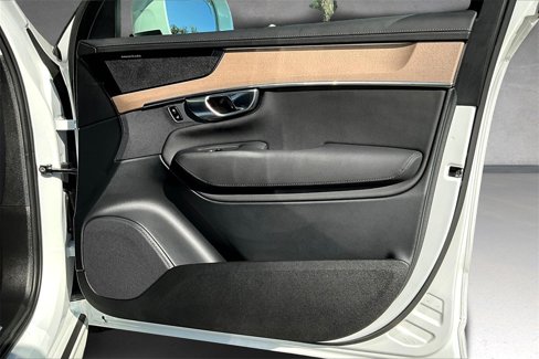 Certified 2025 Volvo XC90 B6 Plus w/ Protection Package Premier image 22