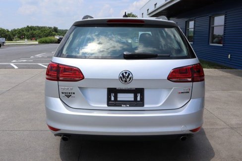 Used 2017 Volkswagen Golf S image 7