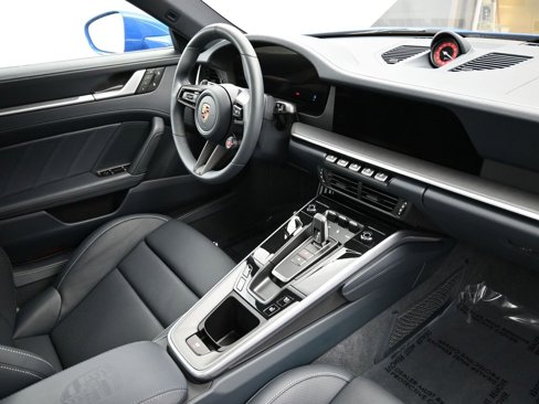 Certified 2025 Porsche 911 Carrera image 9