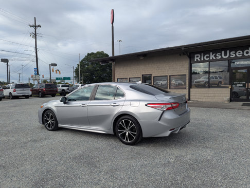 Used 2020 Toyota Camry SE image 9