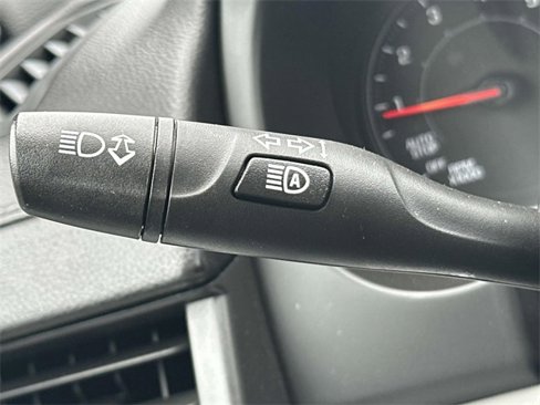 Used 2024 GMC Terrain SLT image 18