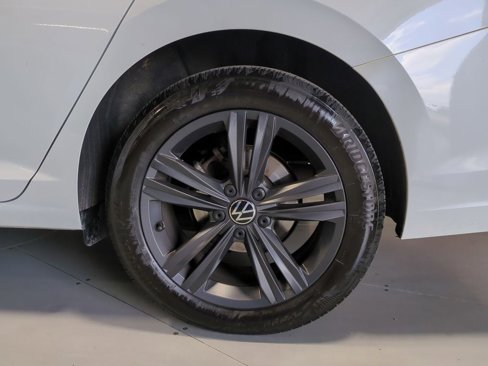 Used 2023 Volkswagen Jetta SE image 15
