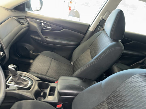 Used 2018 Nissan Rogue S image 25