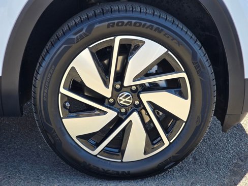 Used 2024 Volkswagen Atlas SE image 11