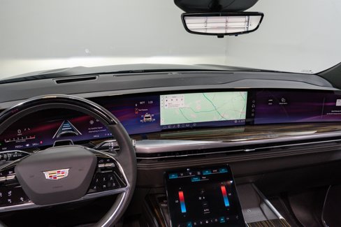 Used 2025 Cadillac Escalade Premium Luxury image 13