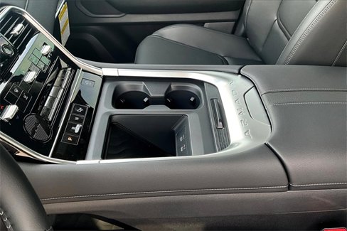 New 2026 Nissan Armada SV image 8