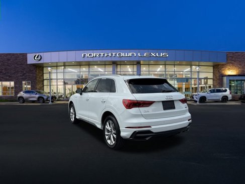 Used 2022 Audi Q3 2.0T Premium Plus image 22