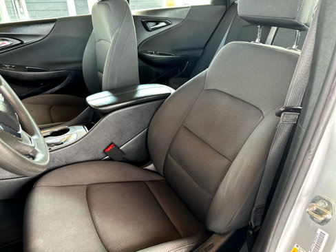 Used 2020 Chevrolet Malibu LT image 25