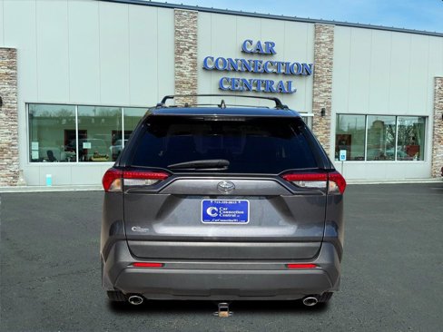 Used 2019 Toyota RAV4 XLE image 4