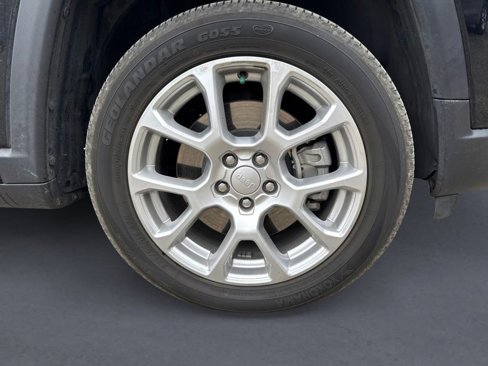 Certified 2023 Jeep Compass Latitude w/ Sun and Sound Group image 13