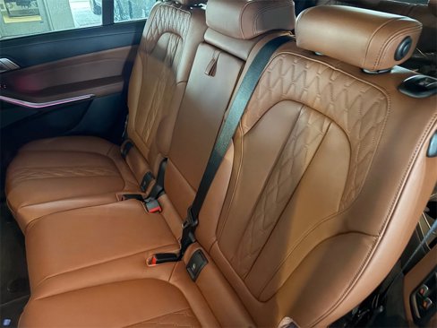 New 2026 BMW X7 M60i w/ Executive Package image 9