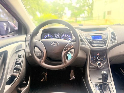 Used 2016 Hyundai Elantra SE image 14