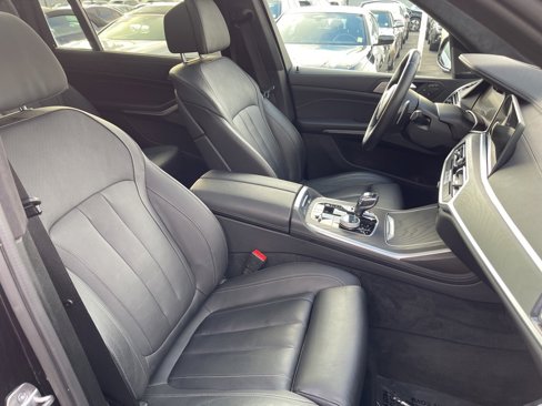 Used 2022 BMW X7 xDrive40i w/ M Sport Package image 23