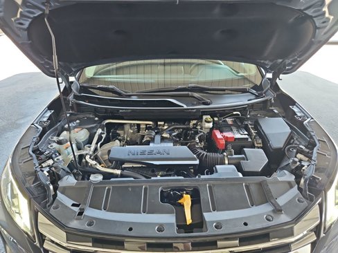 Used 2024 Nissan Rogue S image 32